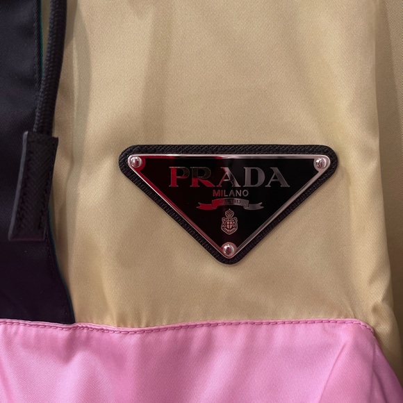 Exclusive Prada nylon anorak jacket. Pre-owned conditions with Tag on. - Picture 4 of 7